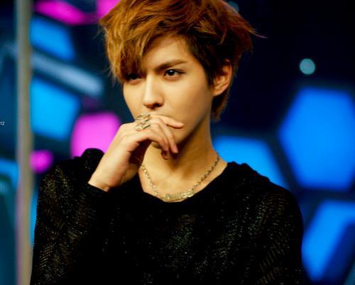吴亦凡快乐大本营（吴亦凡快乐大本营2015）